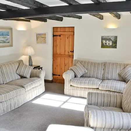 1 Oaks Farm Holiday home *